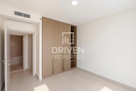 Квартира с 2 спальнями в EMAAR Beachfront, ОАЭ №193775 15