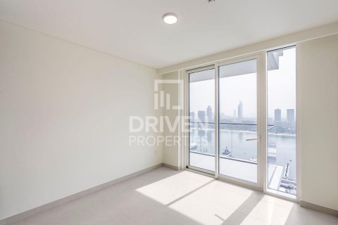 Квартира с 2 спальнями в EMAAR Beachfront, ОАЭ №193775 16