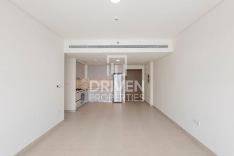 Квартира с 2 спальнями в EMAAR Beachfront, ОАЭ №193775 6