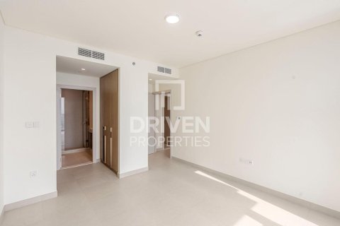 Квартира с 2 спальнями в EMAAR Beachfront, ОАЭ №193775 17