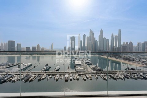 Квартира с 2 спальнями в EMAAR Beachfront, ОАЭ №193775 8