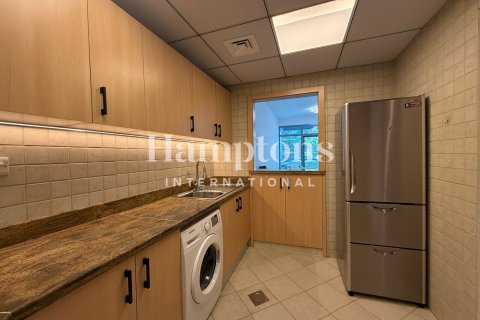 Apartment de 2 dormitorios en The Address Dubai Marina, UAE No. 186339 17
