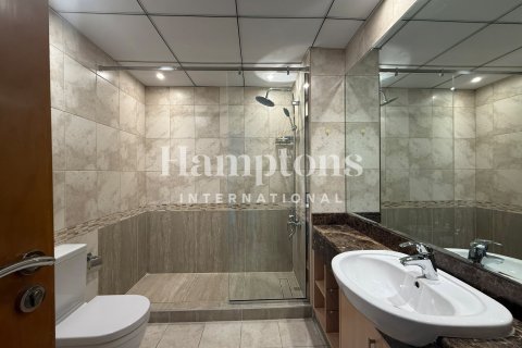 Apartment de 2 dormitorios en The Address Dubai Marina, UAE No. 186339 4