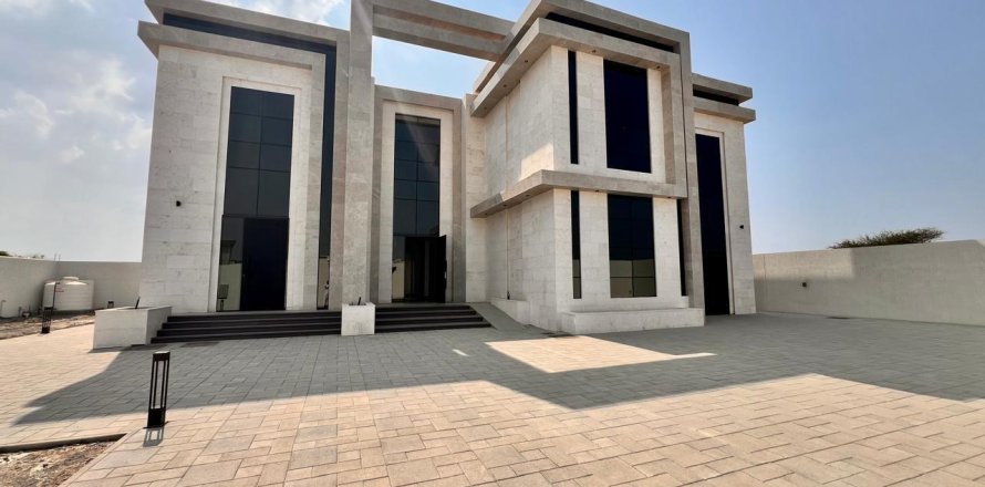 Вилла с 7 спальнями  №124388