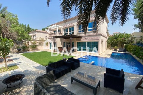 Вилла с 3 спальнями в Jumeirah Village Triangle, ОАЭ №155738 20