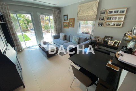 Вилла с 3 спальнями в Jumeirah Village Triangle, ОАЭ №155738 15