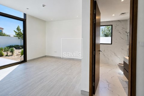 4 bedrooms Villa in Abu Dhabi, UAE No. 199202 7
