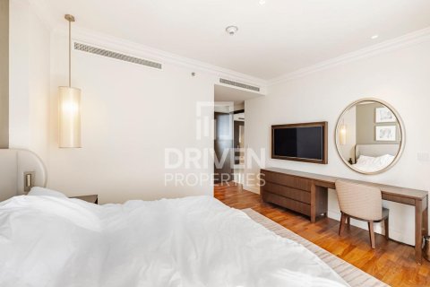 Квартира с 4 спальнями в The Address Residence Fountain Views, ОАЭ №85580 8