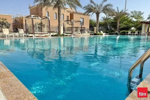 2 bedrooms Townhouse in Dubai, UAE No. 198658