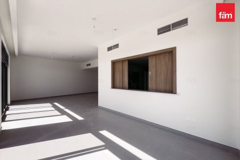 5 bedrooms Villa in Dubai, UAE No. 143389 3