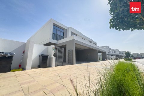 5 bedrooms Villa in Dubai, UAE No. 143389