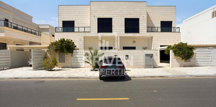 Villa de 5 chambres à Meydan, UAE No. 207445