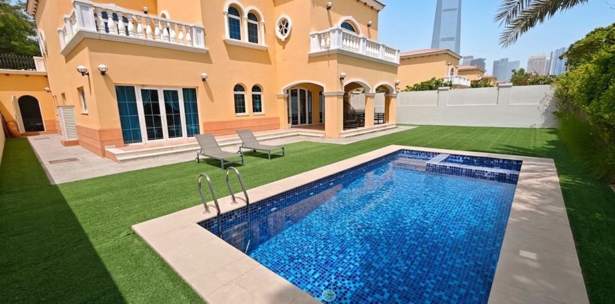 5 bedrooms Villa in Jumeirah Park, UAE No. 168429
