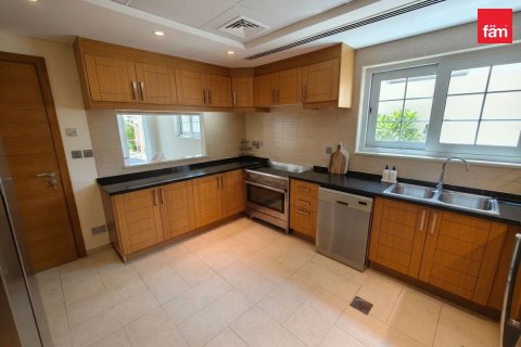 5 bedrooms Villa in Jumeirah Park, UAE No. 168429 5