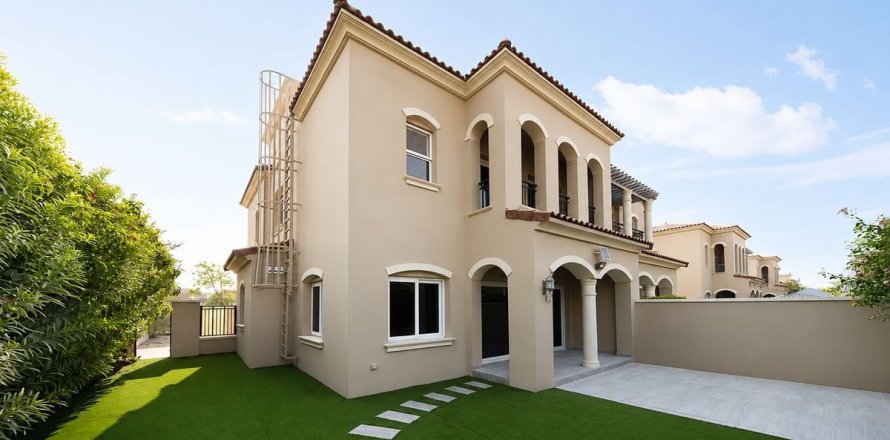 3 bedrooms Townhouse in Dubai, UAE No. 168428
