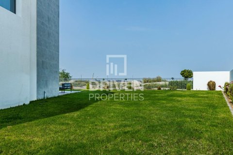 Вилла с 4 спальнями в EMAAR South, ОАЭ №202508 21