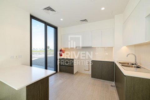 Вилла с 4 спальнями в EMAAR South, ОАЭ №202508 14
