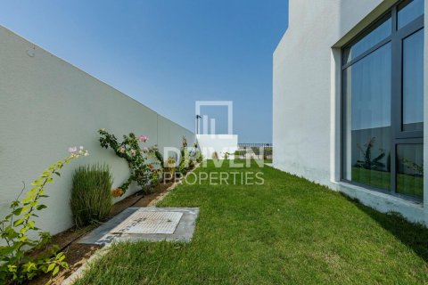 Вилла с 4 спальнями в EMAAR South, ОАЭ №202508 19