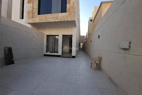 Villa de 6 dormitorios en Riyadh, Saudi Arabia No. 67974 2