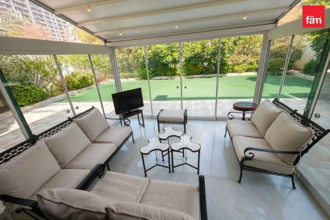 4 bedrooms Villa in Dubai, UAE No. 199446 10