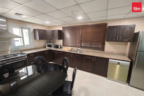 4 bedrooms Villa in Dubai, UAE No. 199446 11