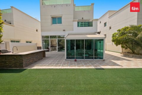4 bedrooms Villa in Dubai, UAE No. 199446
