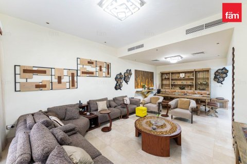 4 bedrooms Townhouse in Dubai, UAE No. 199445