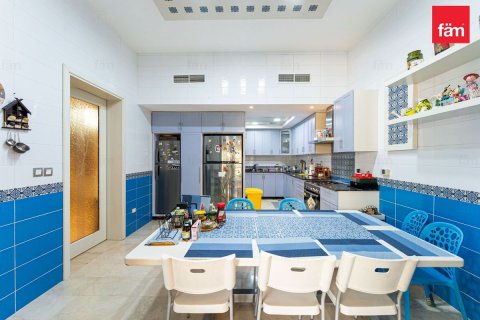 4 bedrooms Townhouse in Dubai, UAE No. 199445 6