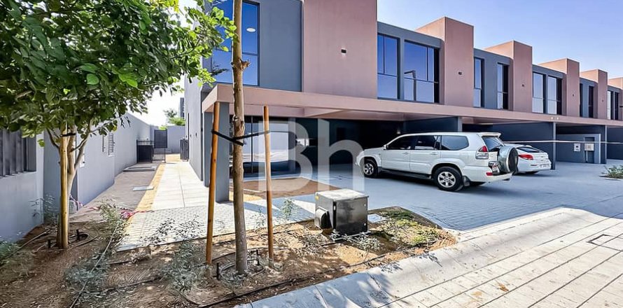 Таунхаус с 4 спальнями в Tilal City, ОАЭ №63760
