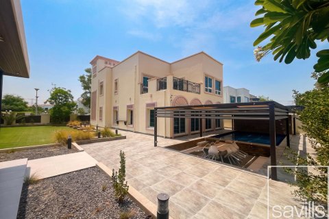 Вилла с 4 спальнями в Jumeirah Village Triangle, ОАЭ №209116
