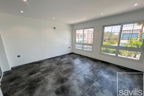 Вилла с 4 спальнями в Jumeirah Village Triangle, ОАЭ №209116 11