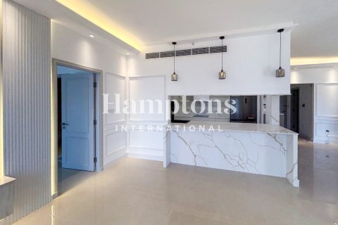 Apartment de 3 dormitorios en South Ridge 5, UAE No. 146717 3