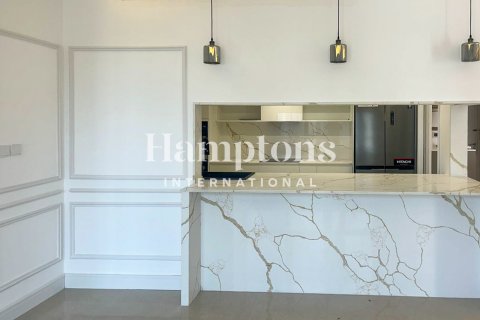 Apartment de 3 dormitorios en South Ridge 5, UAE No. 146717 22