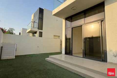 3 bedrooms Villa in Dubai, UAE No. 142573 3