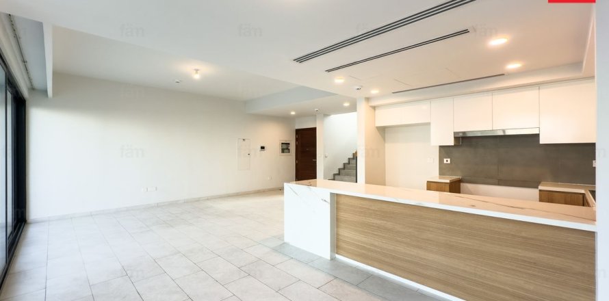 Townhouse de 3 dormitorios en Dubai, UAE No. 166347
