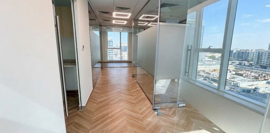 104.5m² Office in Dubai, UAE No. 168030