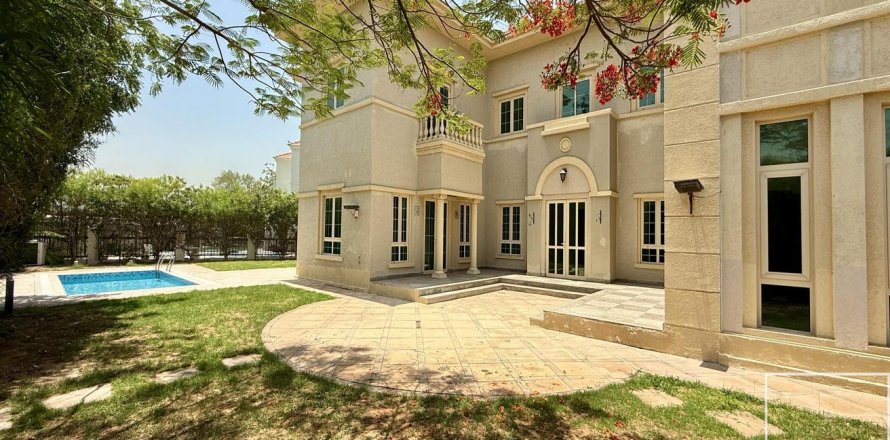 5 غرفة نوم  فيلا  رقم 123620