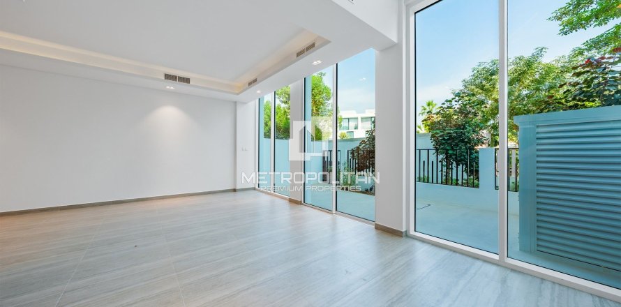 Таунхаус с 4 спальнями №130072