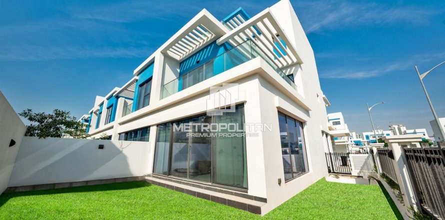 5 bedrooms Townhouse No. 130068