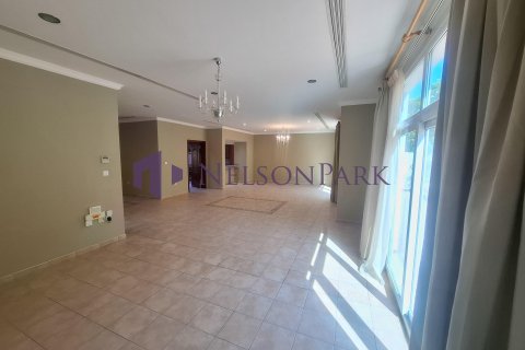 3 bedrooms Villa in Doha, Qatar No. 58175 9