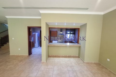 3 bedrooms Villa in Doha, Qatar No. 58175 2