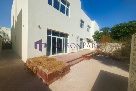 3 bedrooms Villa in Doha, Qatar No. 58175 6