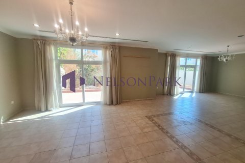 3 bedrooms Villa in Doha, Qatar No. 58175 12