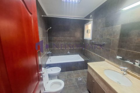 3 bedrooms Villa in Doha, Qatar No. 58175 18