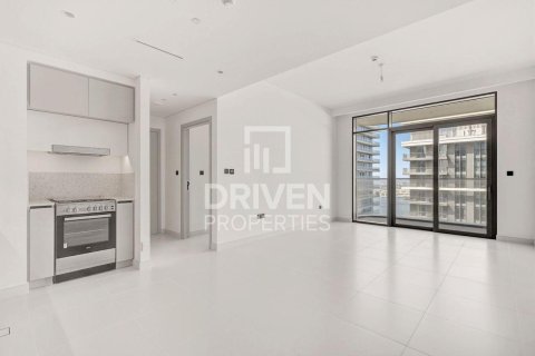 Квартира с 1 спальней в EMAAR Beachfront, ОАЭ №193405 3