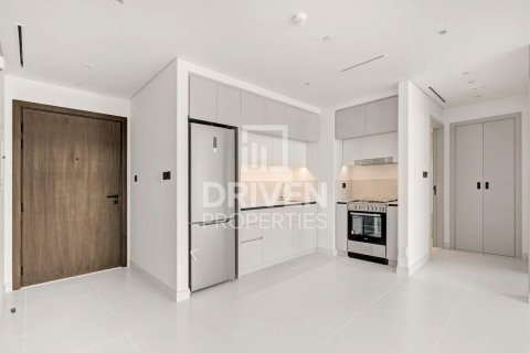 Квартира с 1 спальней в EMAAR Beachfront, ОАЭ №193405