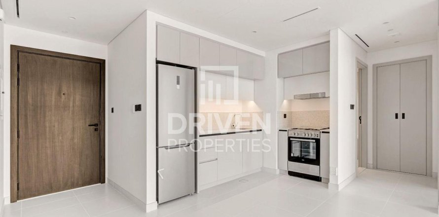 Квартира с 1 спальней в EMAAR Beachfront, ОАЭ №193405