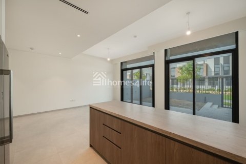 3 bedrooms Villa in Mudon, UAE No. 166141 6