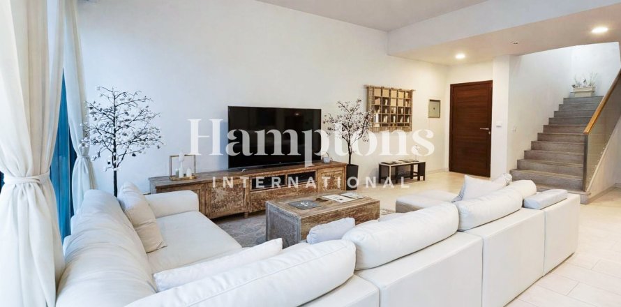 Townhouse de 3 chambres à Dubai Land, UAE No. 145900