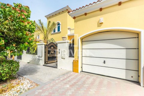 Villa de 4 dormitorios en Jumeirah Park, UAE No. 192945